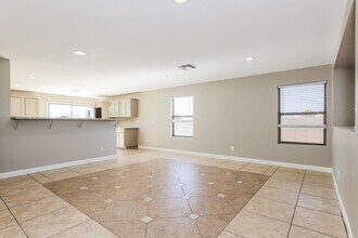 11545 W Scotts Dr in El Mirage, AZ - Foto de edificio - Building Photo