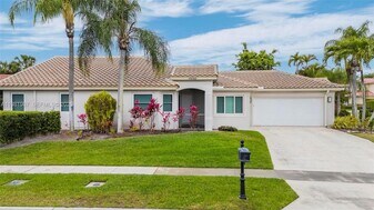 11030 Harbour Springs Cir in Boca Raton, FL - Building Photo