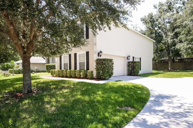 2335 Kingscrest Cir in Apopka, FL - Foto de edificio - Building Photo