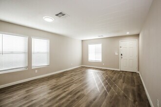 5048 Charlo Dr in Las Vegas, NV - Building Photo - Building Photo