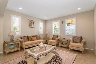 24824 Carbon Ln in Santa Clarita, CA - Foto de edificio - Building Photo