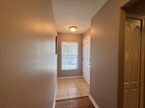 10957 Keys Gate Dr in Riverview, FL - Building Photo - Building Photo