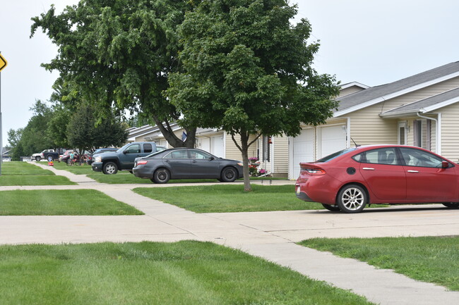 107 W Steenhoek St in Prairie City, IA - Building Photo - Building Photo