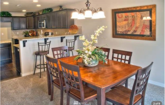 4827 156th St SW in Edmonds, WA - Foto de edificio - Building Photo