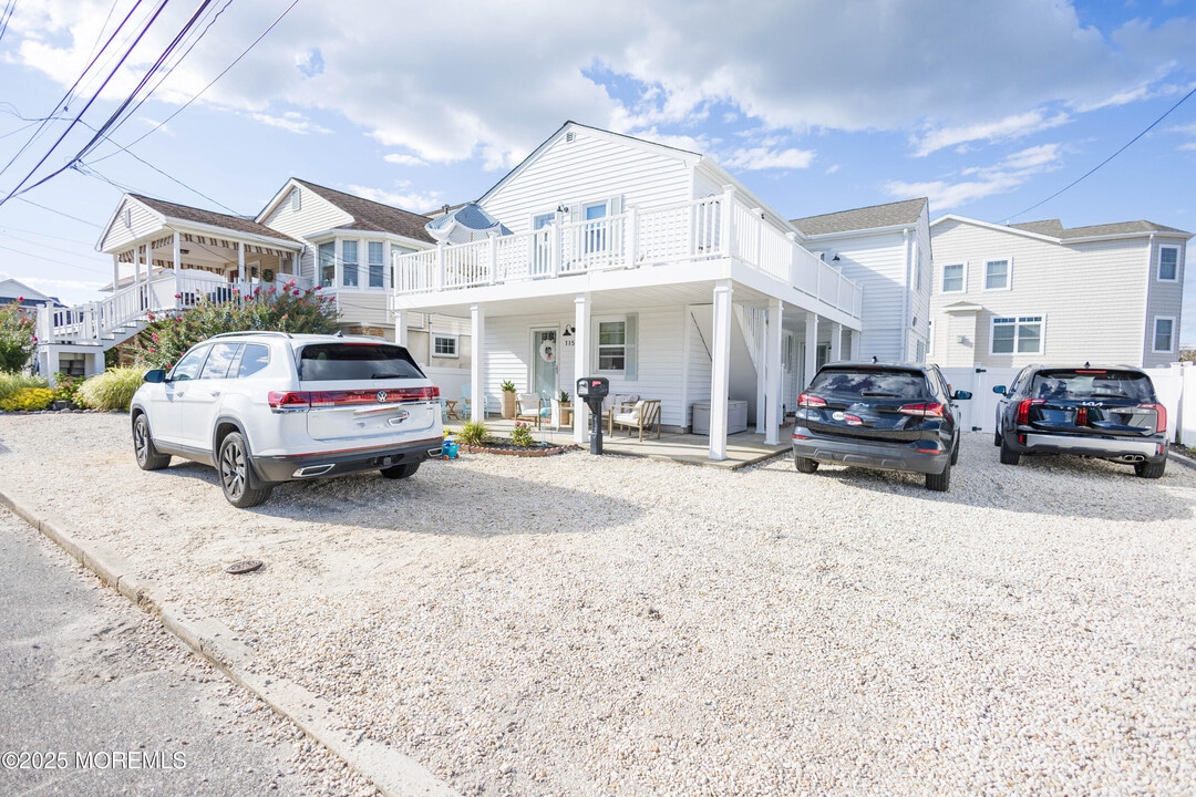 115 White Ave in Lavallette, NJ - Building Photo