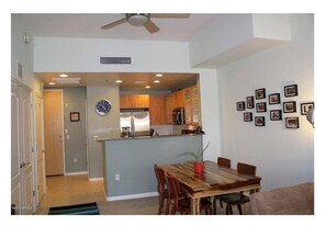 16 W Encanto Blvd, Unit 511 in Phoenix, AZ - Building Photo