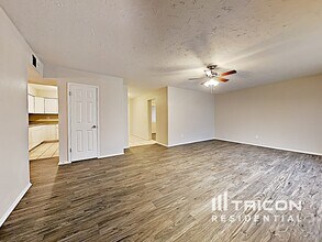 5712 N 63rd Dr in Glendale, AZ - Building Photo - Building Photo