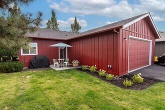61211 Fairfield Dr in Bend, OR - Building Photo - Building Photo