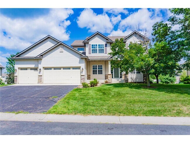 1216 S Windmill Creek in Waconia, MN - Building Photo - Building Photo