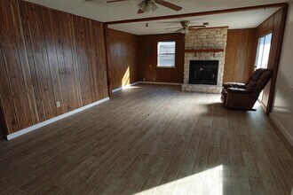 801 Mildred Ave in Burnet, TX - Building Photo - Building Photo