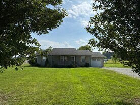 7901 Hilham Rd in Cookeville, TN - Building Photo