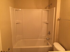 372 W New England Dr in Elkton, FL - Building Photo - Building Photo