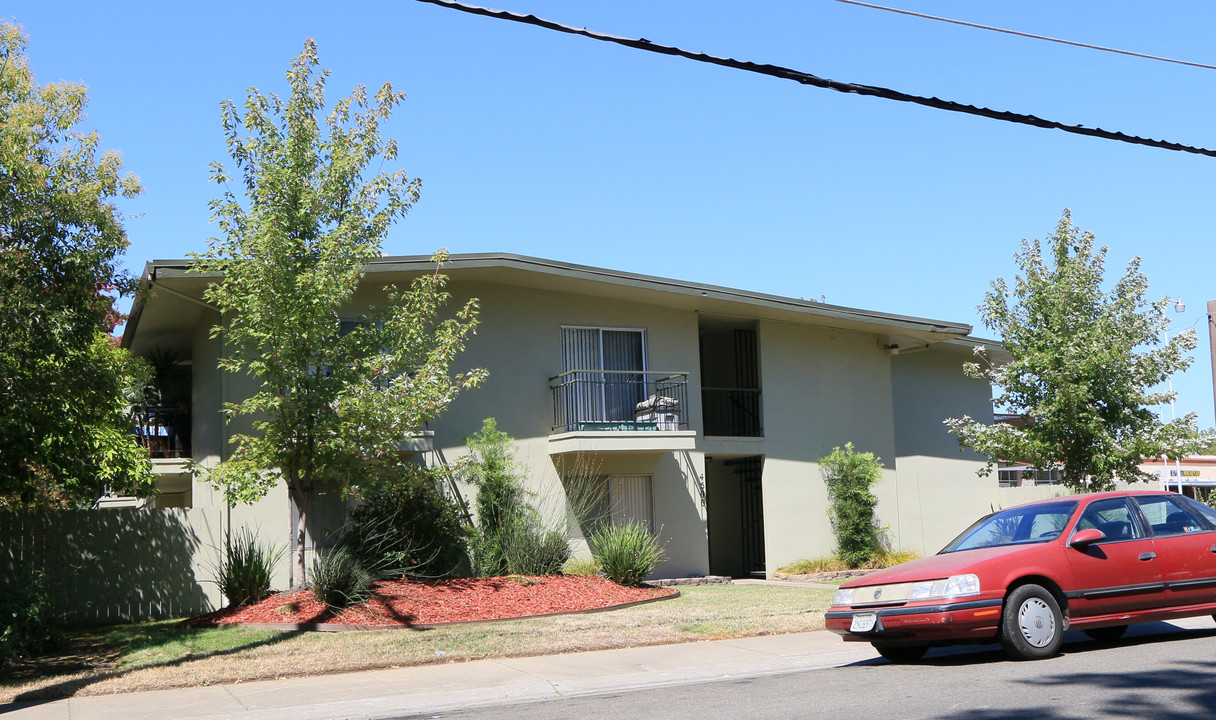 The Parc at Del Rio in Sacramento, CA - Building Photo