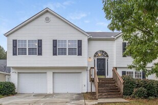 335 Shadowbrooke Cir SW in Loganville, GA - Building Photo