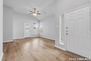 194 Nespral Dr in San Antonio, TX - Foto de edificio - Building Photo