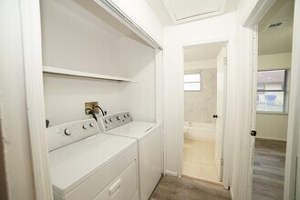 3307 Pershing St, Unit 2 in Kissimmee, FL - Building Photo - Building Photo