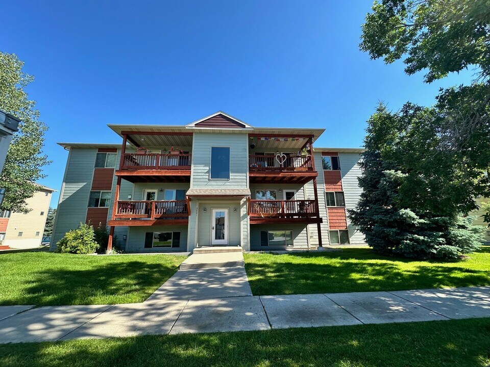 3401 Fallon St in Bozeman, MT - Building Photo