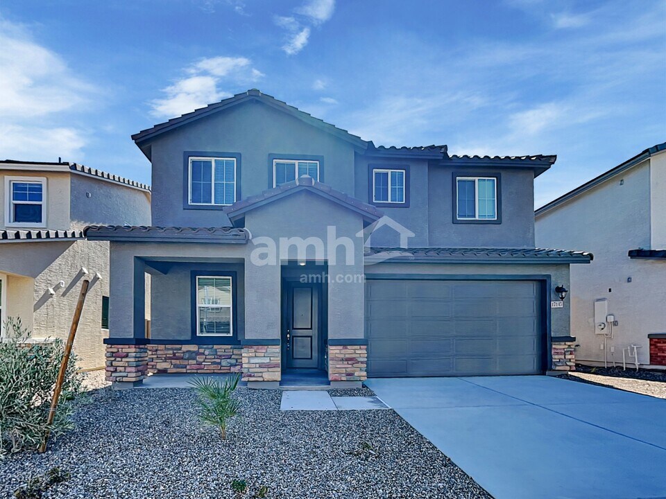 17145 W Golden Ln in Waddell, AZ - Foto de edificio