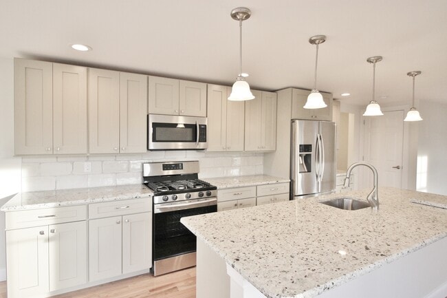 37 Pine St, Unit 4