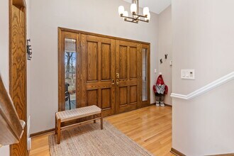 8820 Neal Ave N in Stillwater, MN - Foto de edificio - Building Photo