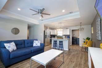 350 Rasa Dr in San Antonio, TX - Building Photo - Building Photo