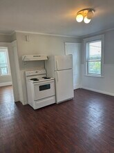 46 Cedar St-Unit -2 in Salem, MA - Foto de edificio - Building Photo