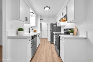 Bluebird Keizer in Salem, OR - Building Photo