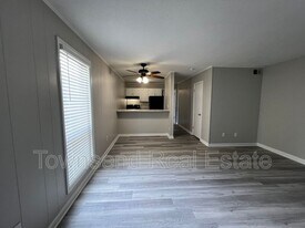 5874 Century Oaks Dr in Fayetteville, NC - Building Photo