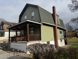 2205 14th Ave in Altoona, PA - Building Photo