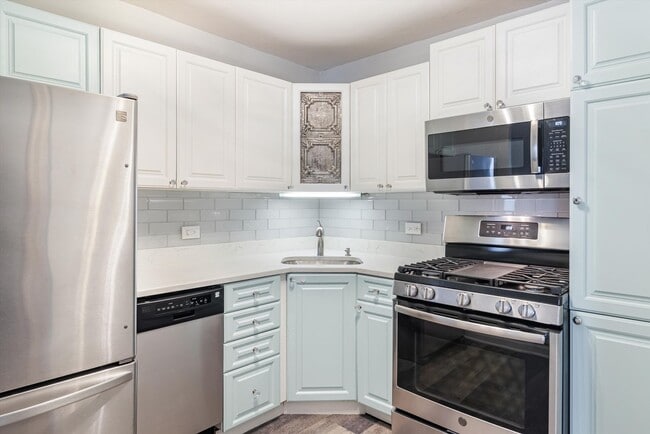 property at 400 E Randolph St