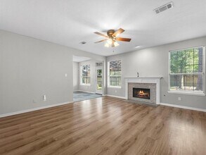 3910 Echo Mountain Dr in Houston, TX - Building Photo - Building Photo