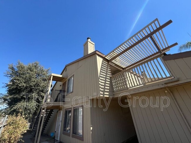 property at 4018 W Meadow Ave