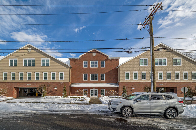 Royal Quarters in Hawthorne, NJ - Building Photo - Building Photo