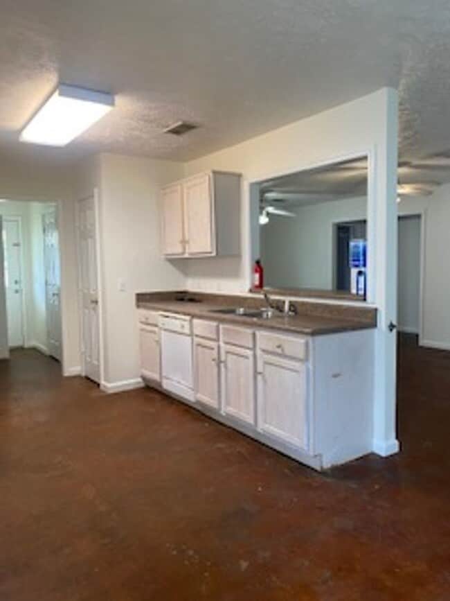121 Tomlinson Dr in Starkville, MS - Building Photo - Building Photo