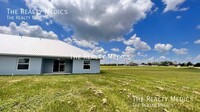 8221 Cozumel Ln in Sebring, FL - Foto de edificio - Building Photo