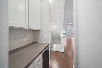 1268 N Post Oak Rd in Houston, TX - Building Photo - Building Photo