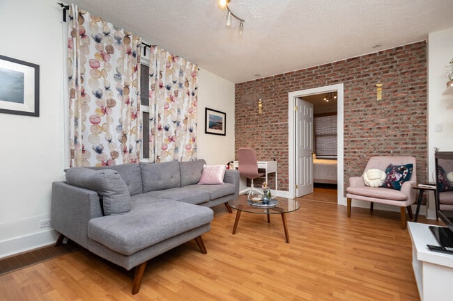 32 Barrington Av in Toronto, ON - Building Photo - Building Photo