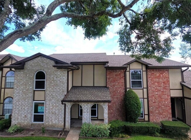 property at 11712 S Kirkwood Rd