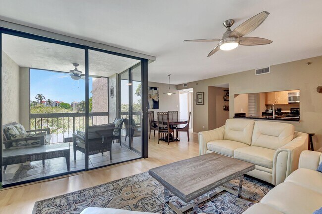 950 Lavers Cir