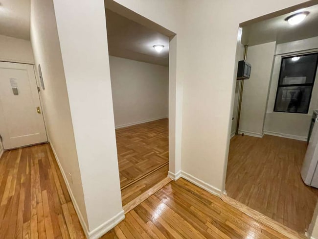 3210 Kingsbridge Ave in Bronx, NY - Building Photo - Building Photo