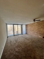 5760 Abbey Dr in Lisle, IL - Building Photo