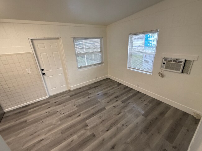 320 NE 13th Ave, Unit 04 in Boynton Beach, FL - Foto de edificio - Building Photo