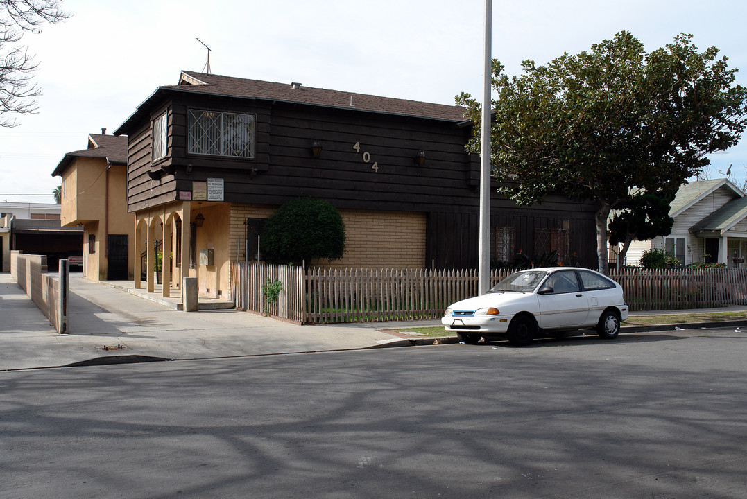 404 E 97th St in Inglewood, CA - Building Photo