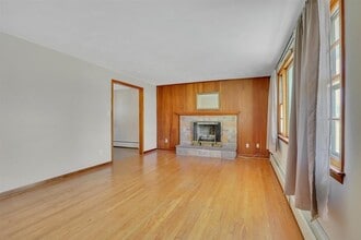 57 Alanby Dr in Meriden, CT - Foto de edificio - Building Photo