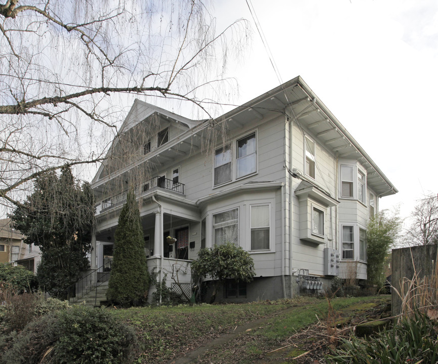 1714 SE Alder St in Portland, OR - Foto de edificio