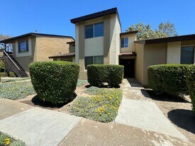 425 E Rice Ranch Rd in Santa Maria, CA - Building Photo