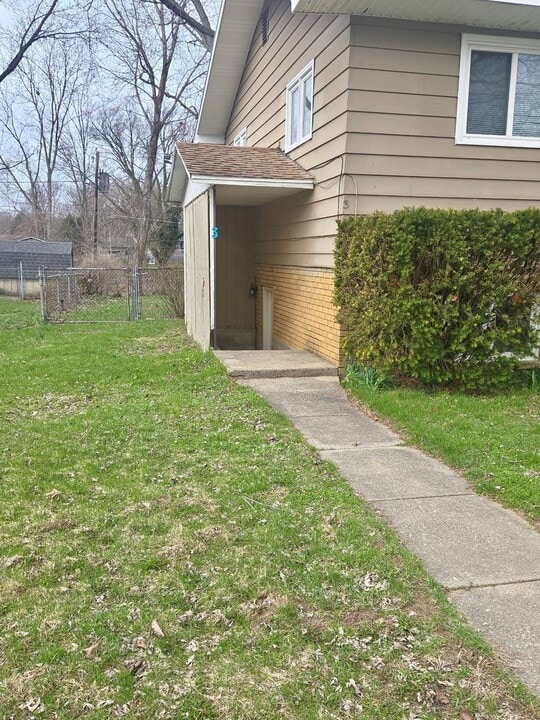 8862 Kephart Ln in Berrien Springs, MI - Building Photo