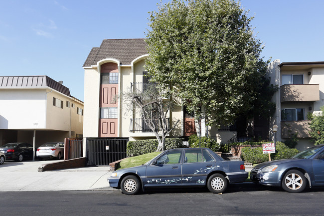 3717 Vinton Ave in Los Angeles, CA - Foto de edificio - Building Photo