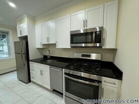 100 Kilsyth Rd in Boston, MA - Building Photo