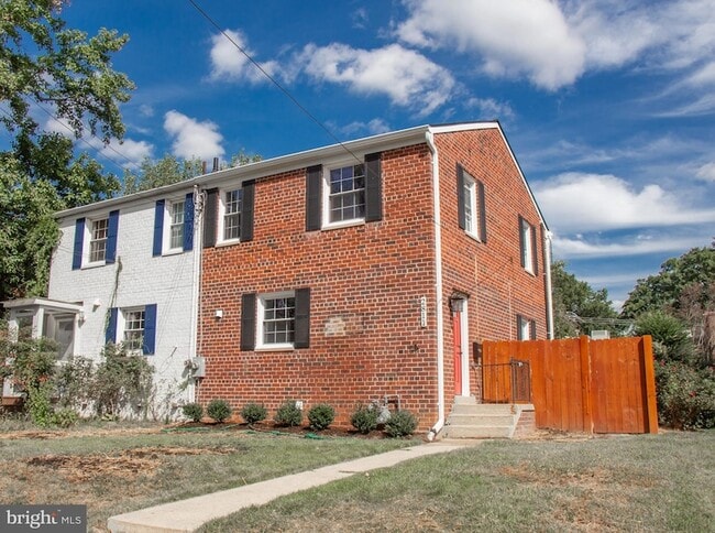 2811 Mosby St in Alexandria, VA - Building Photo - Building Photo